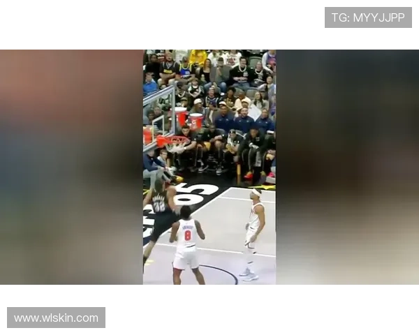 [NBA]小波特妙传篮下 戈登空切吃饼暴扣.